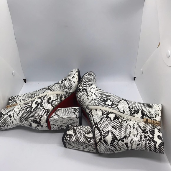 WetKiss Snake Skin Boots With Chunky Block Mid Heels  Size 10 - Picture 6 of 10